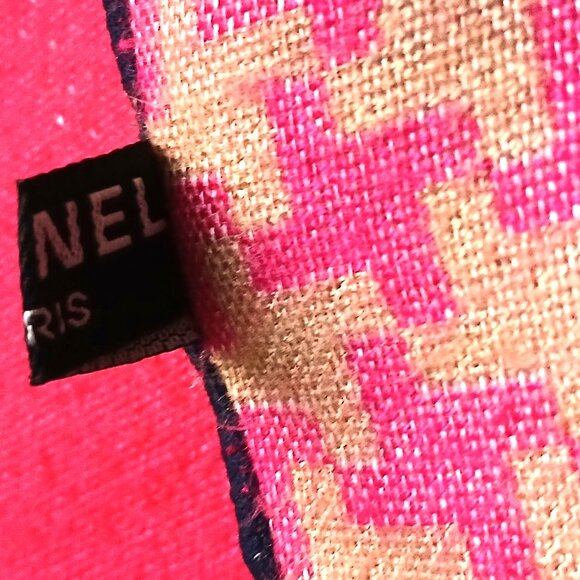 CHANEL Luxury Vintage Pink Multi-Color Charmed CC Blanket Scarf Shawl Wrap - Picture 14 of 15